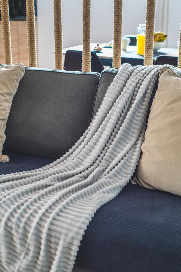 Apartment Home2book Stylish